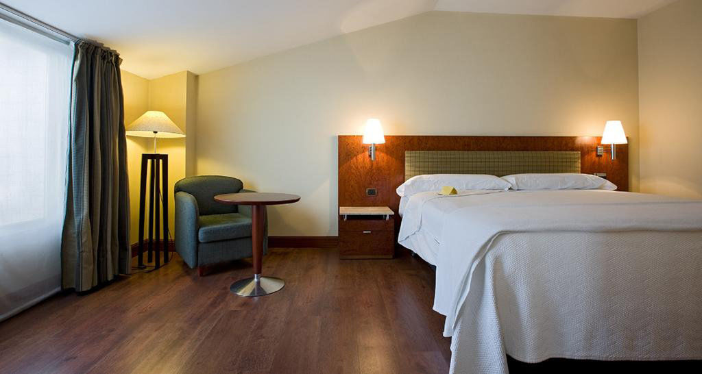 Holiday Inn Express Logrono Rioja By Ihg Exterior photo